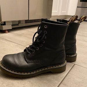 Black Dr. Martin’s in great condition